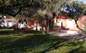 Casa das Laranjeiras e parque infantil