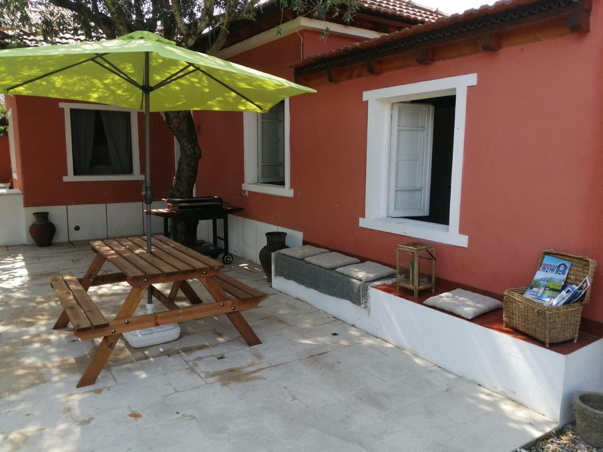 Casa das Laranjeiras e parque infantil Azeitão Exterior foto